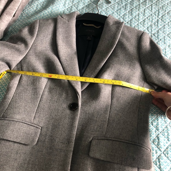 Excellent condition J crew Parke top coat in grey wool, size 0 petite - Picture 11 of 16